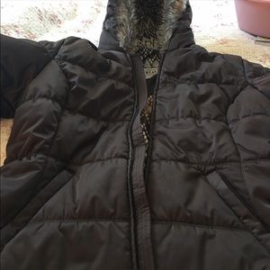 Gorg XL Brown ARIAT puffer coat with faux fur.